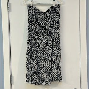 JM Collection black and white skirt size PXL